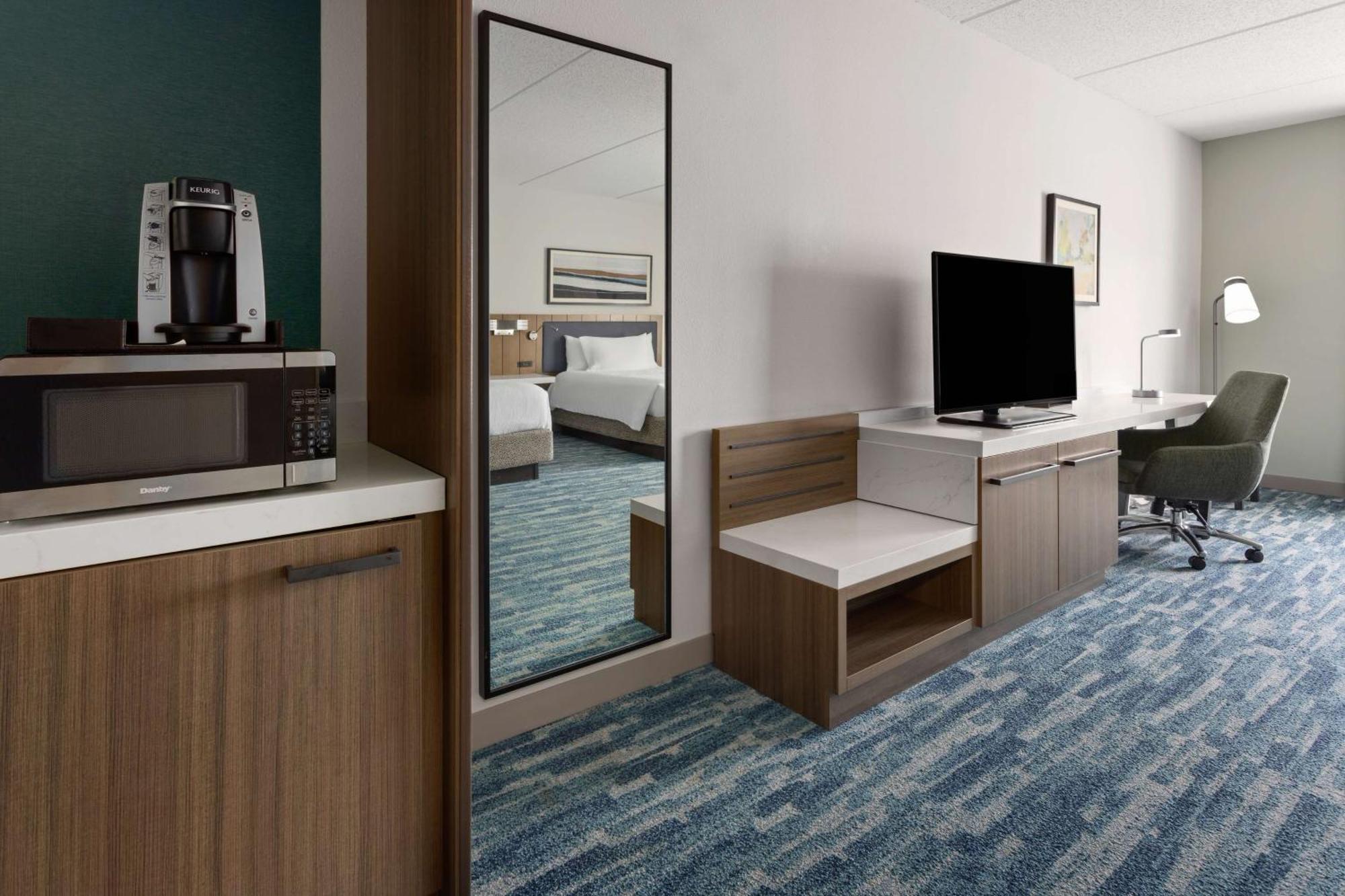 Hilton Garden Inn Winston-Salem/Hanes Mall Extérieur photo
