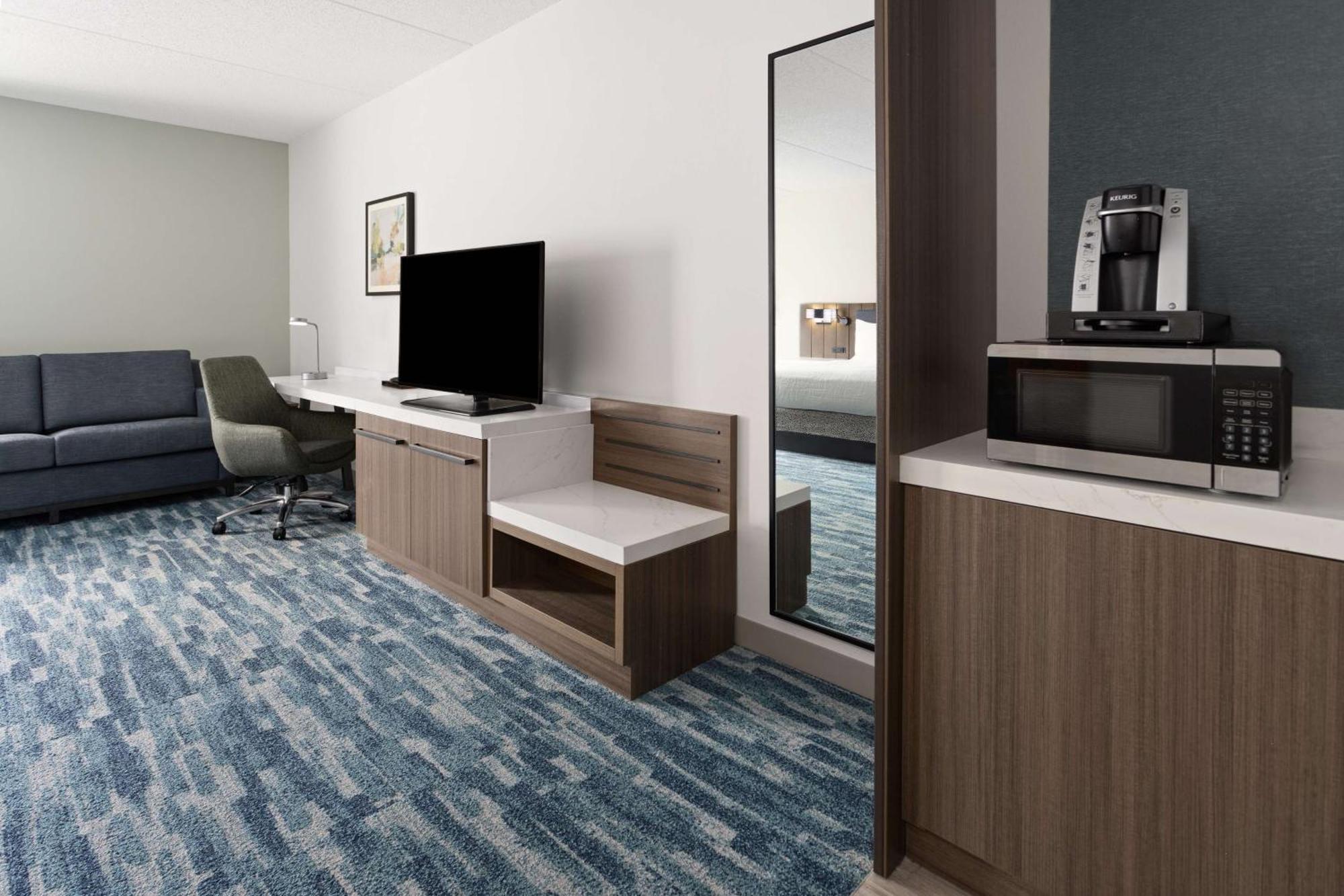 Hilton Garden Inn Winston-Salem/Hanes Mall Extérieur photo